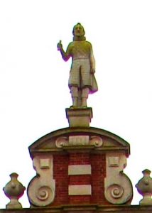 Photo of the Zwaanendael Museum's statue of David Pietersz de Vries