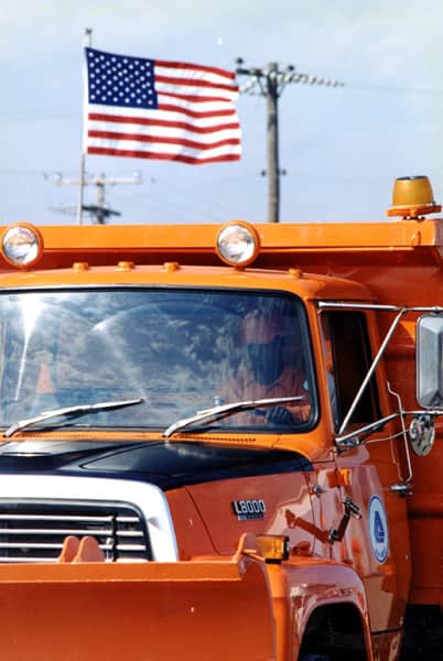 DelDOT Truck with flag