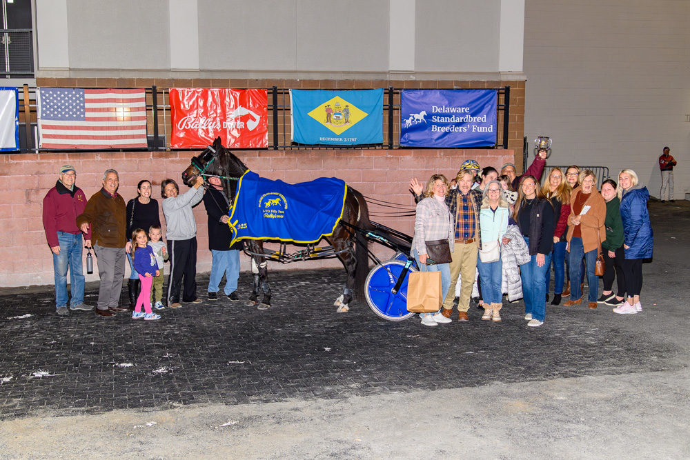 Bobby's Grace passed all seven of her rivals en route to a career-best 1:54.4 victory Wednesday at Bally's Dover.