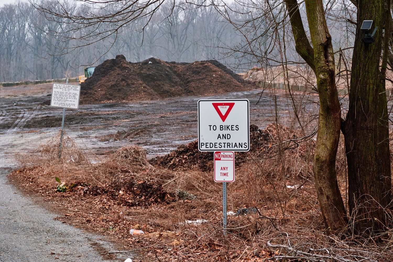 Amid Hints of Spring, DNREC Reminds Delawareans of Yard Waste Options, Including Beneficial Reuse